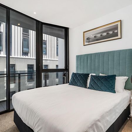 The Eminence Apartments By Cllix Melbourne Exterior photo